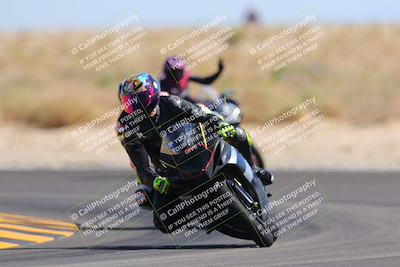 media/Oct-08-2022-SoCal Trackdays (Sat) [[1fc3beec89]]/Turn 16 (125pm)/